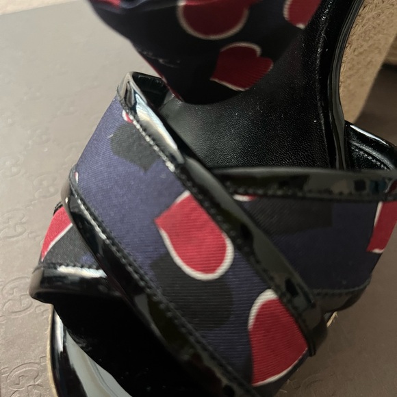 Gucci Carolina Heart Espadrille Wedges Sz 37 EXCELLENT CONDITION Valentines - Picture 5 of 10
